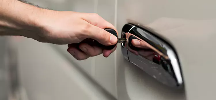 Why Choose Our Auto Locksmith Team in Macomb, IL?