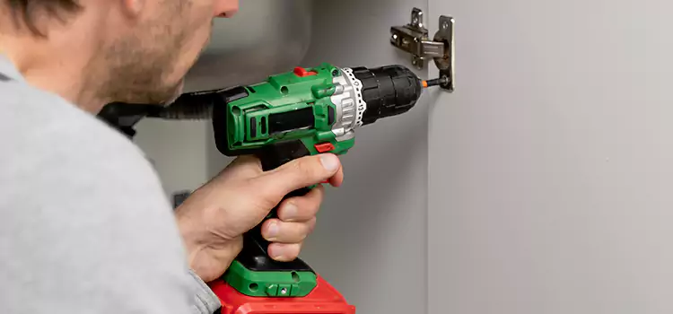Commercial Door Hinge Repair Macomb